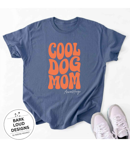 Personalisiertes Premium T-Shirt mit Namen - COOL DOG MOM aus Biobaumwolle