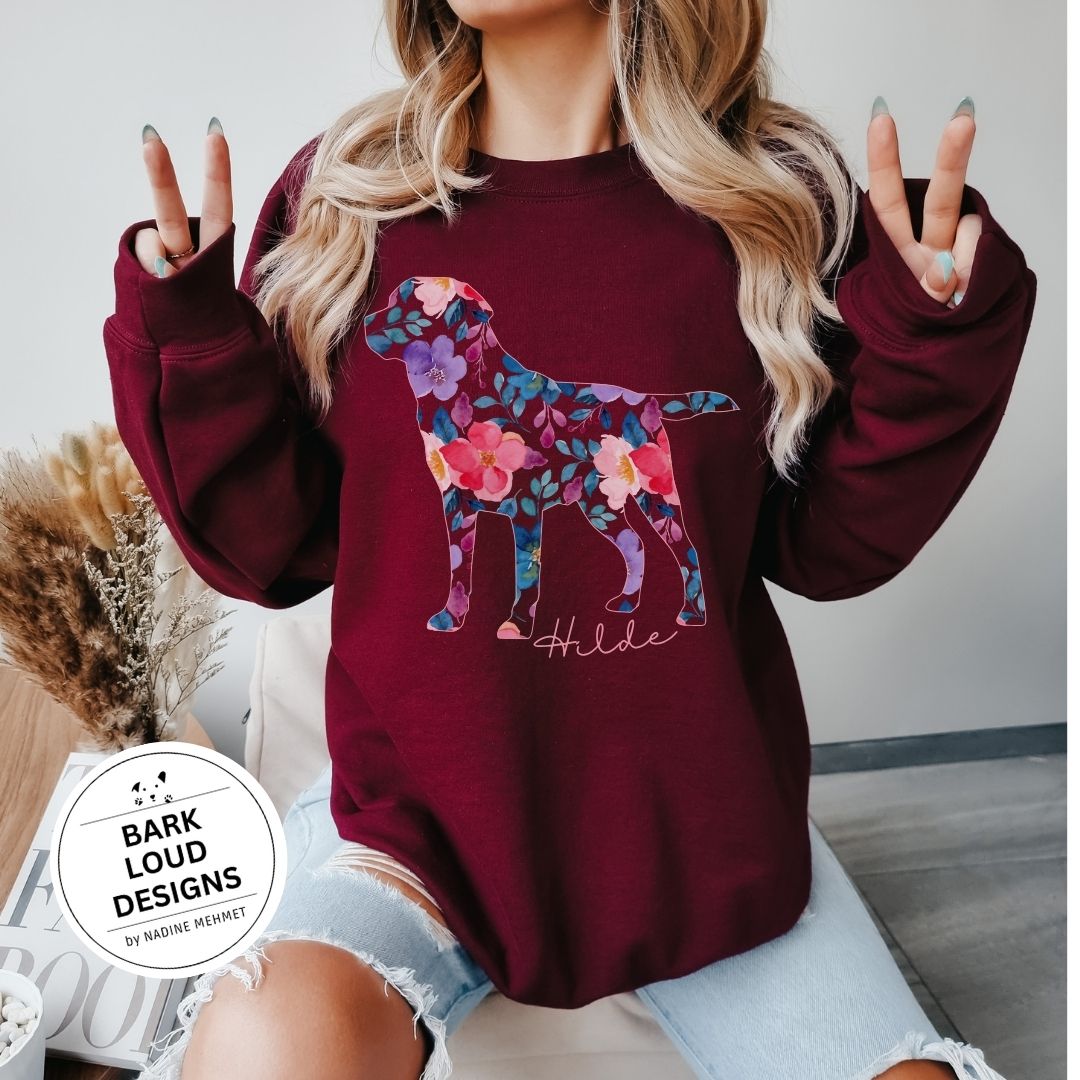 Blumiger Labrador Pullover personalisiert - mit Wunschtext