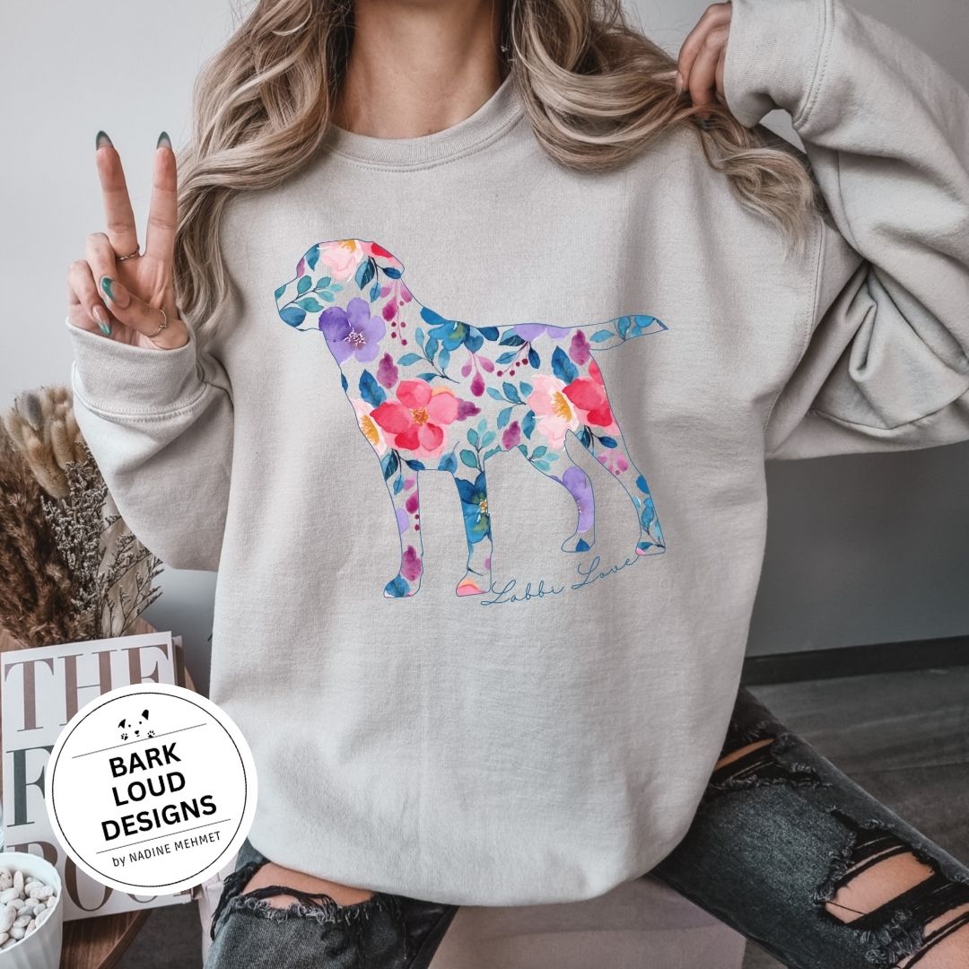 Blumiger Labrador Pullover personalisiert - mit Wunschtext