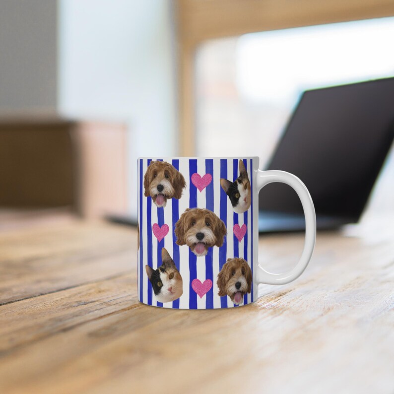 Personalisierte Fototasse mit deinem Haustier - Blue Stripes Allover